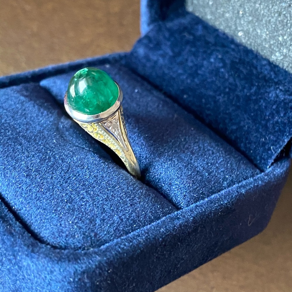 Art Deco Emerald Cabochon Ring - Picture 3 of 13